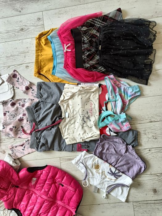 Paka ubrań dla dziewczynki 122