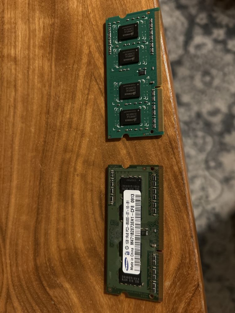 Pamiec 2x RAM DDR3 1 GB Samsung i Corsair