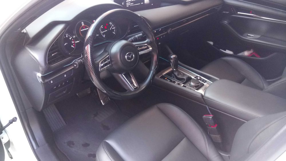 Мазда 3 автомат в белом цвете 2021г mazda 3 automat хэтчбек спорт авто