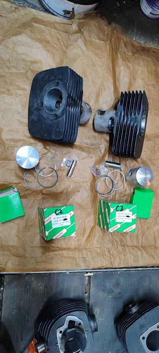 Cylindry CZ 350 Jak nowe po szlifie 6V żeliwne cylinder prawy lewy