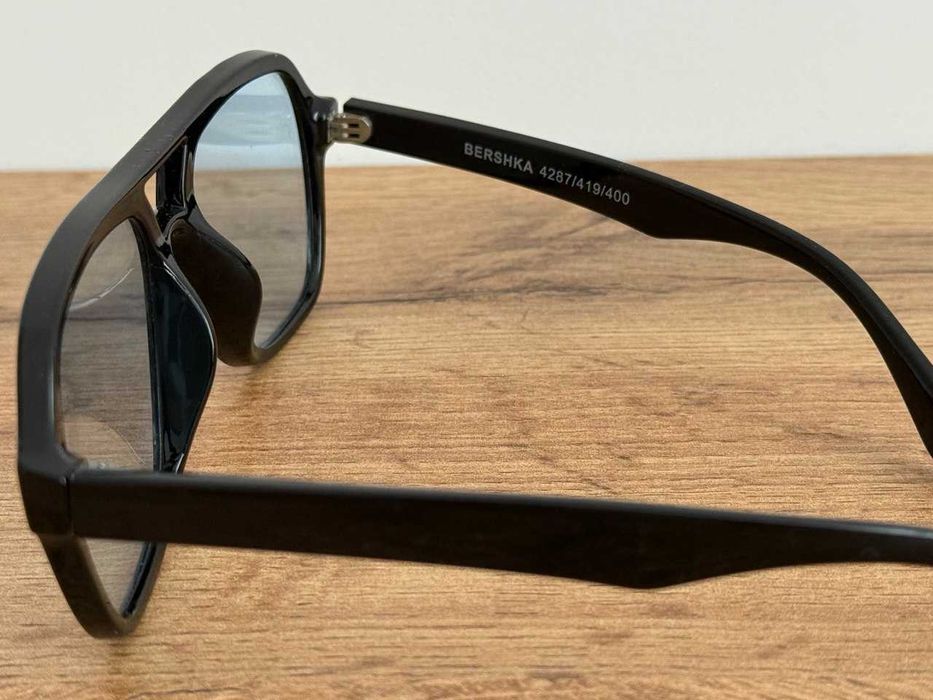 Сонцезахисні окуляри Bershka