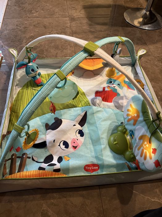 Розвиваючий килимок tiny love весела ферма