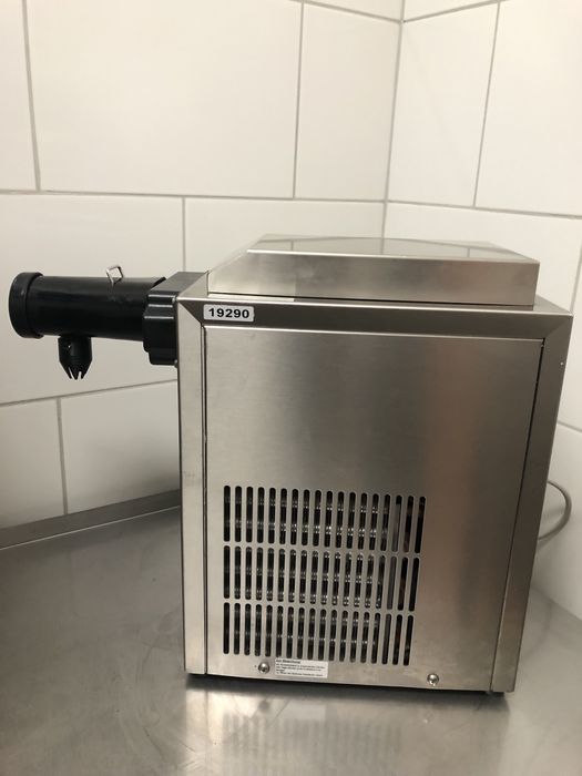 Sanomat, maszyna do bitej śmietany, śmietaniara