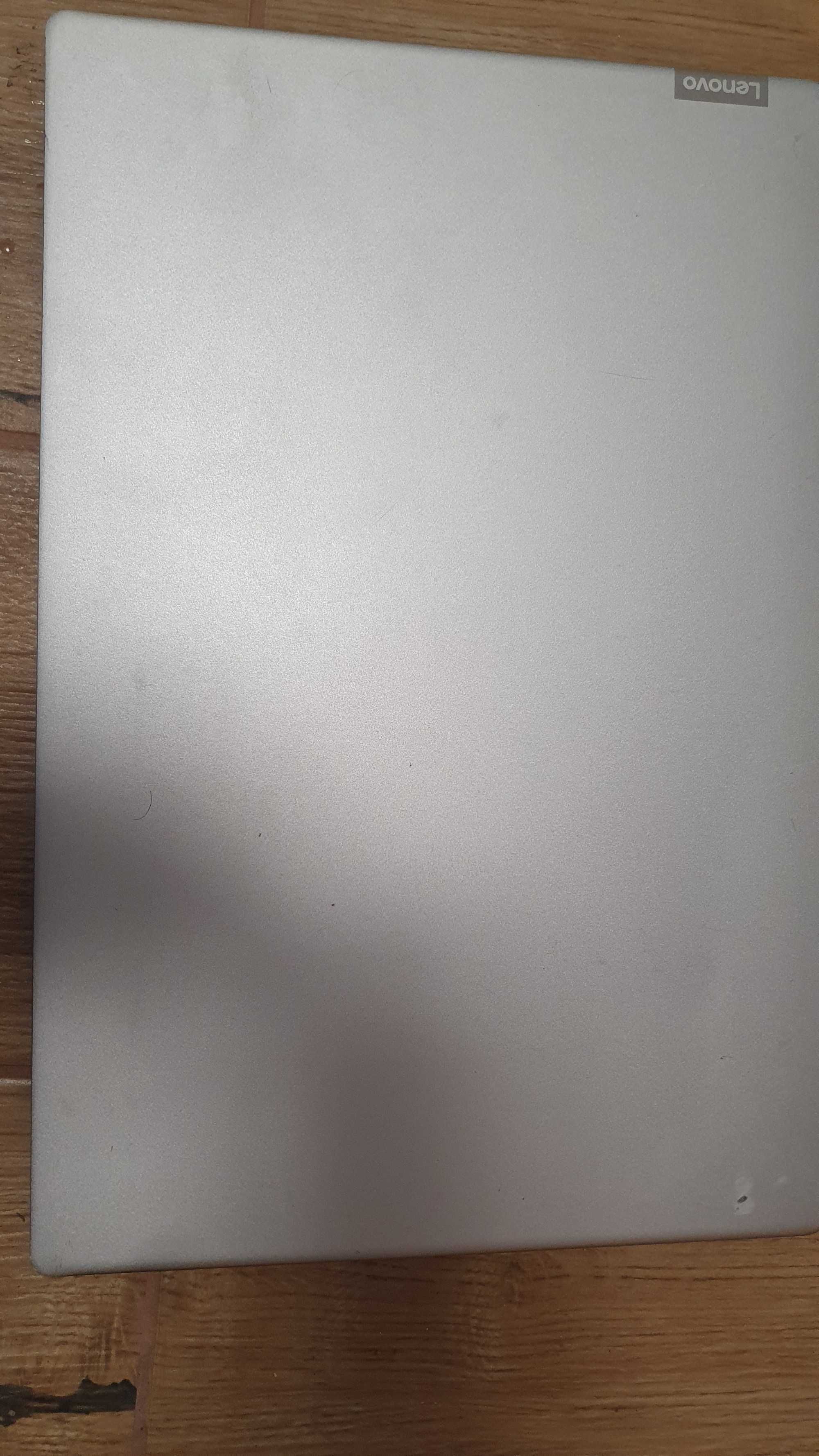 Ideapad 330S i5 8250U 8Gen 4 cores 1.6GHz