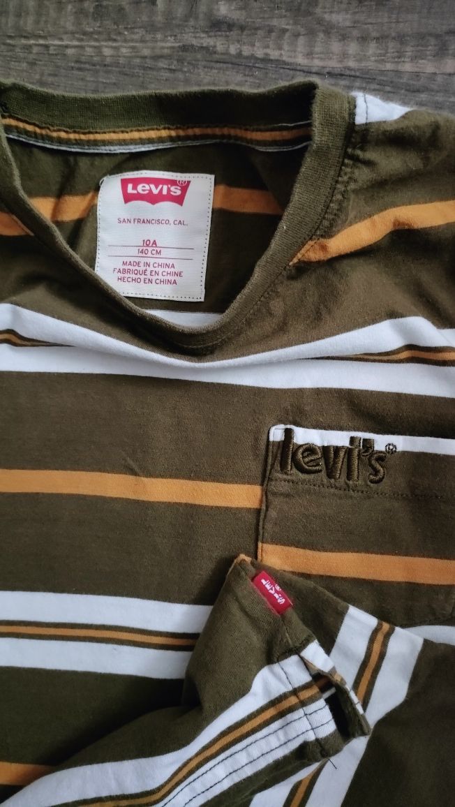 świetny t-shirt Levi's
