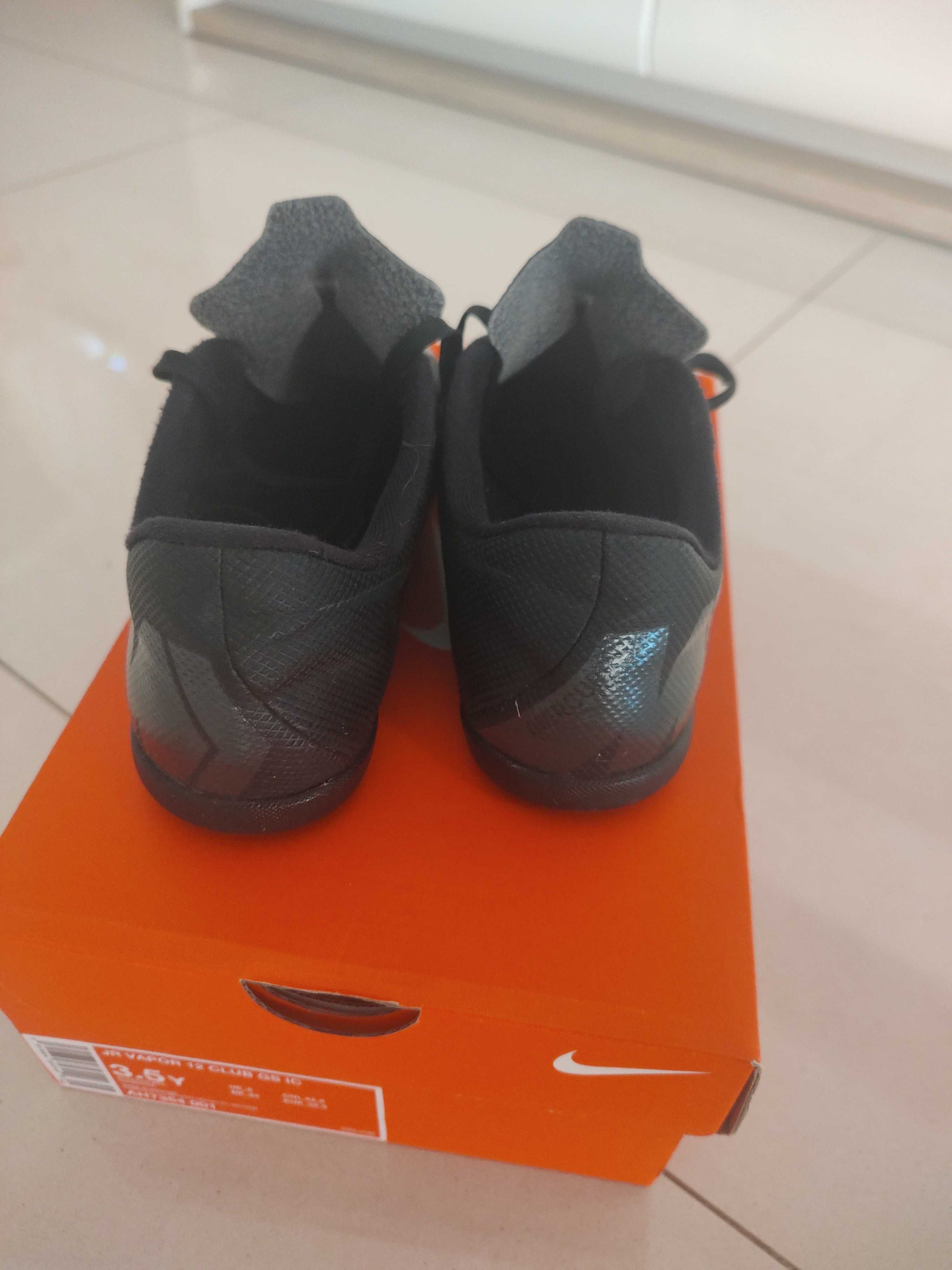 Halówki Nike 35,5