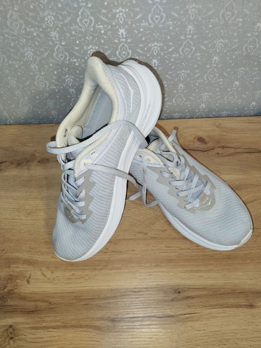 Продам Кросівки Hoka