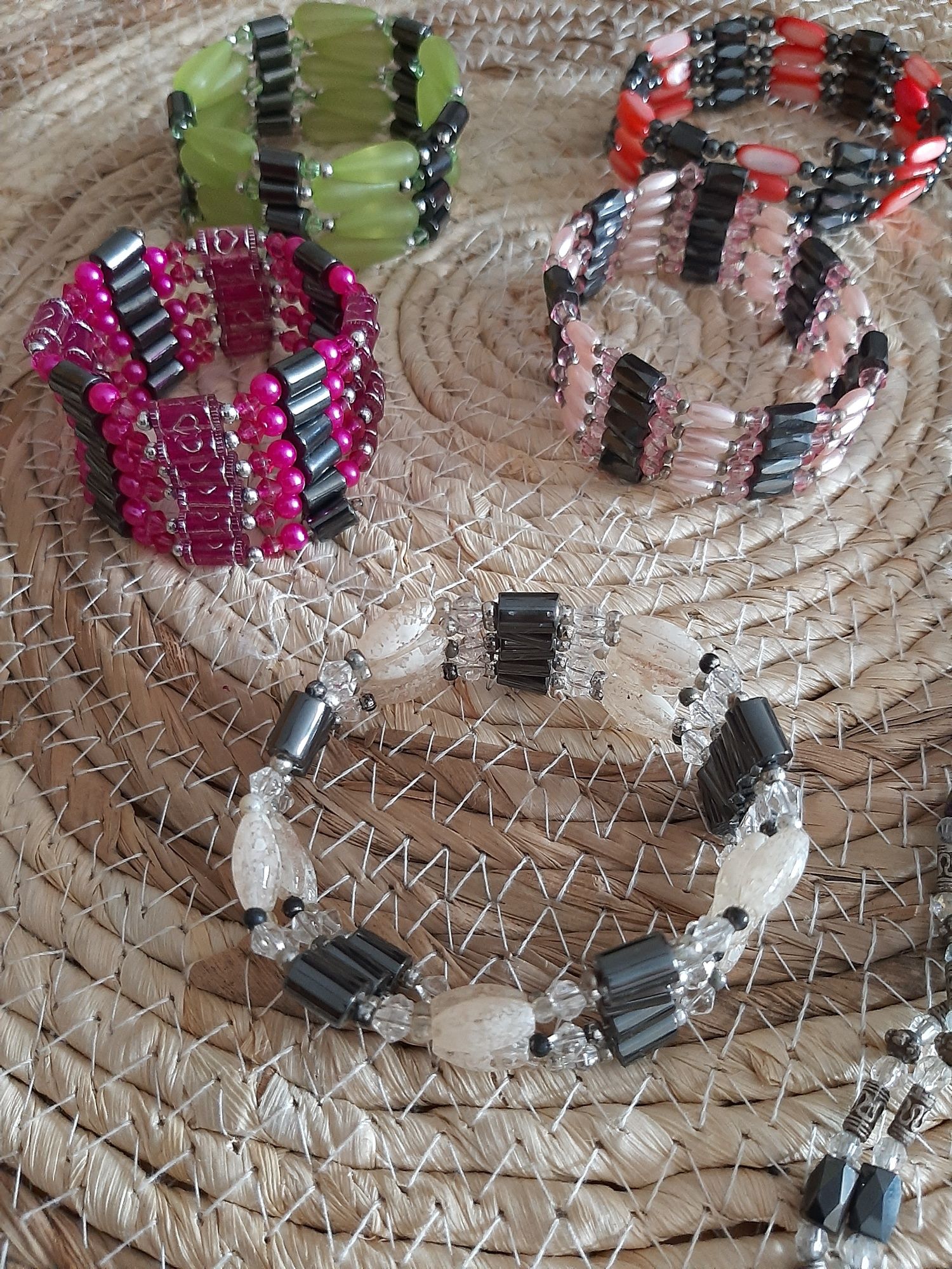 Pulseiras ou colares