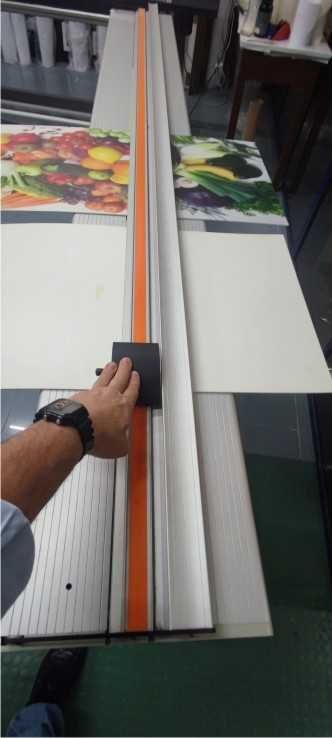 Guilhotina manual  266cm Corte, Bancada de trabalho  com pés