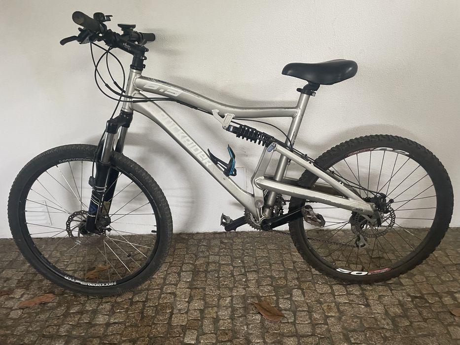 Bicicleta rockrider com suspensão total