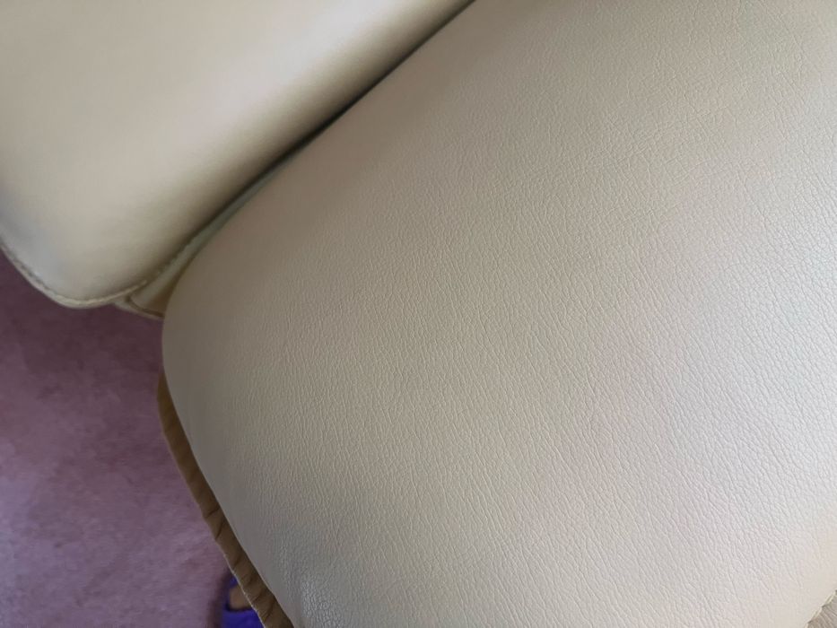 Продаємо шкіряний диван новий