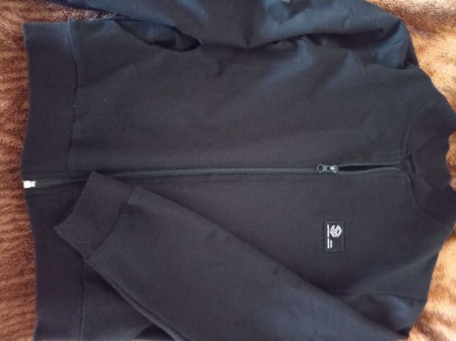 Продам дитячу піжаму кенгурушка та кофту.