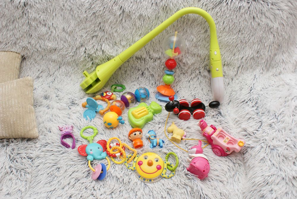 Zestaw zabawek karuzela Chicco grzechotki zawieszki zabawki