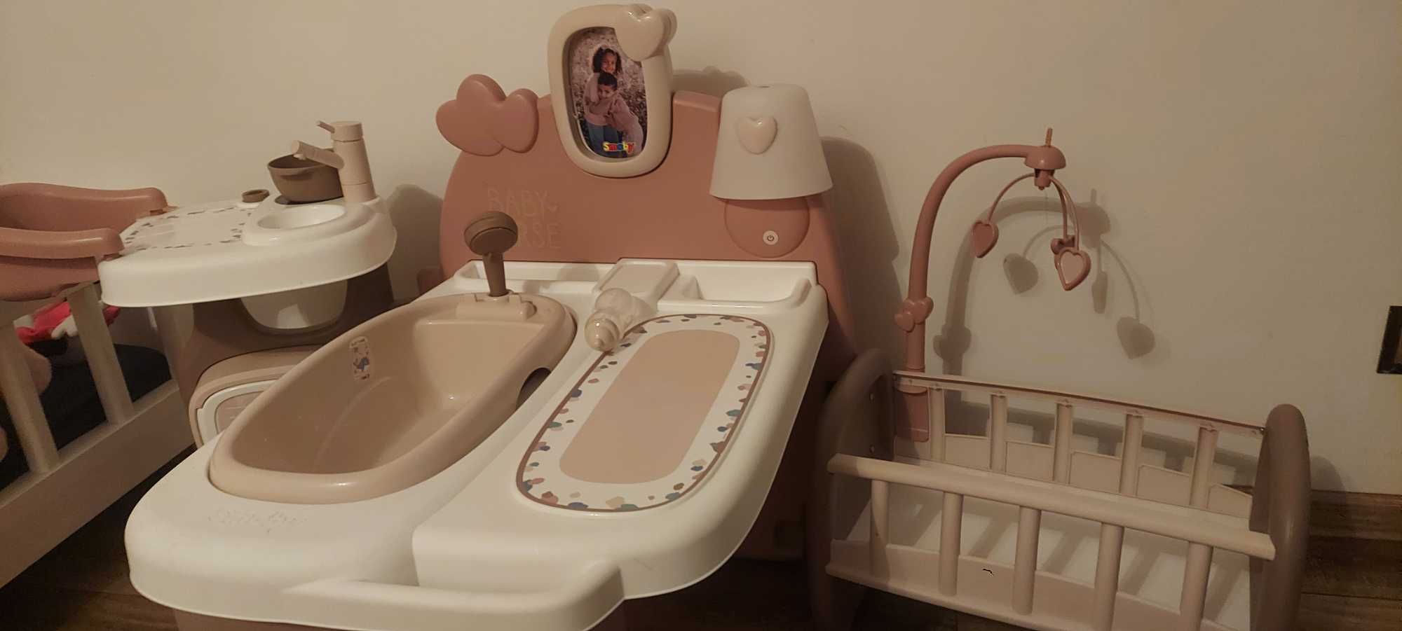 Baby nurse,kącik opiekunki
