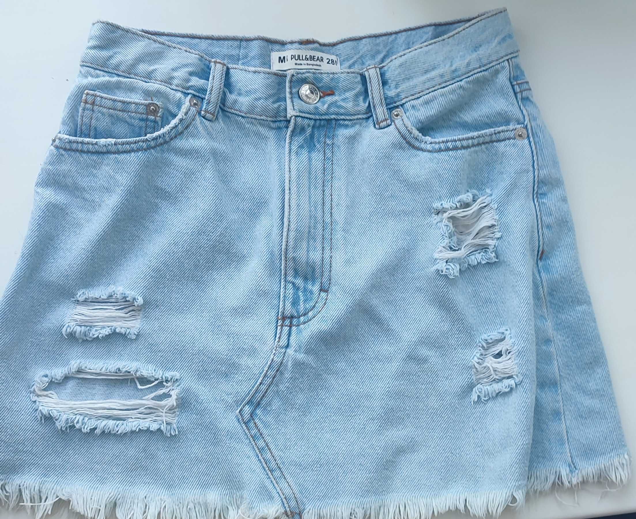 Джинсова спідниця pull&bear блакитного кольору, дуже гарна, та жіночна