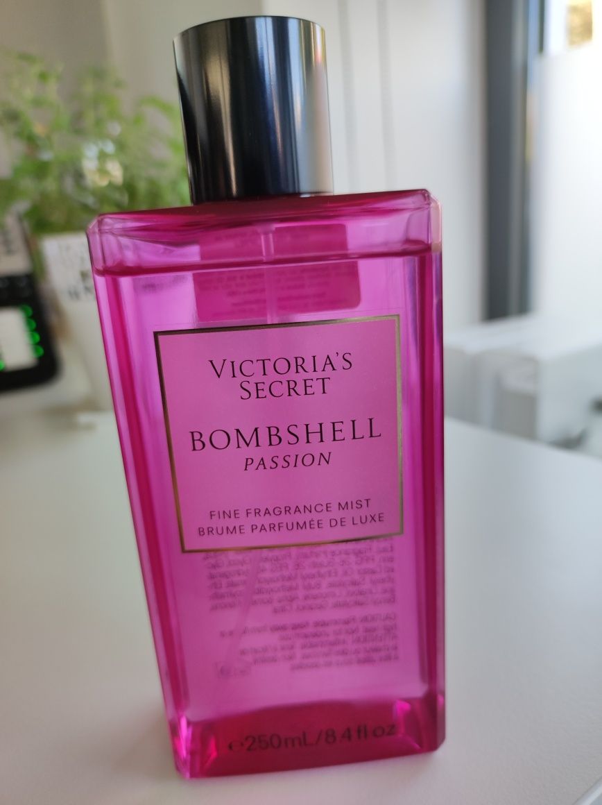 Mgiełka zapachowa Victoria Secret Bombshell Passion