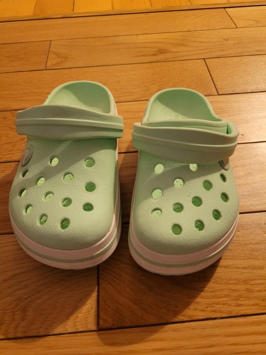 Crocs rozm 9 seledynowe, zielone