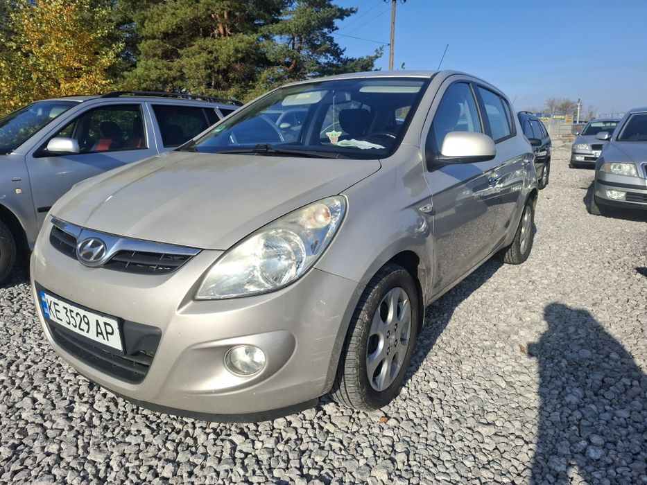 Hyundai i 20 клімат recaro