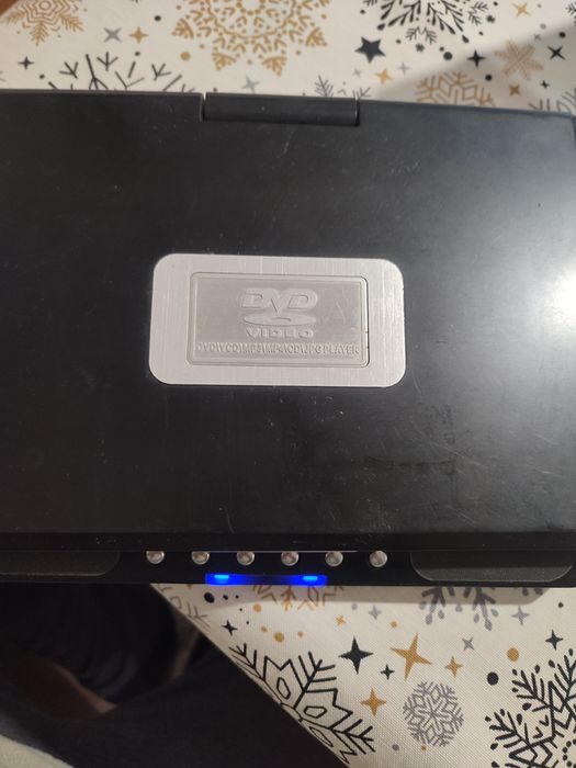 Міні ТВ + ДВД+СД читає всі диски.