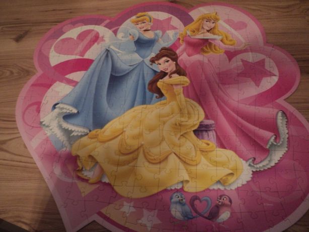 Trefl - Księżniczki Disneya - puzzle konturowe, 220 Kopciuszek