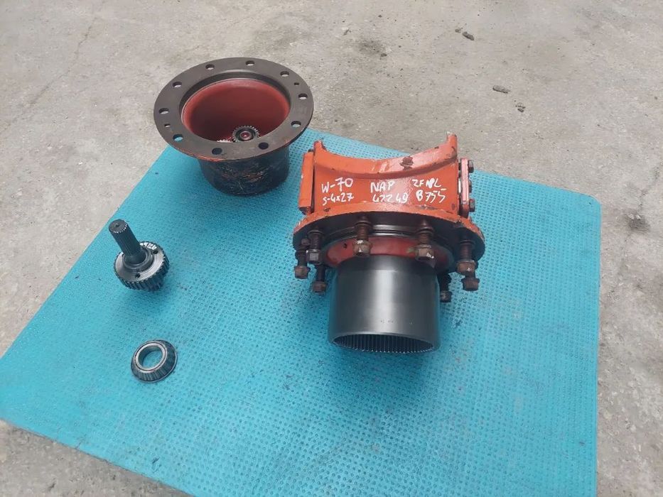 Zwolnica ze zwrotnicą Półoś krótka Most ZF APL B755 Cat Liebherr 4472077017 [W-70, S-4X27, Pł-14Z, Pł-26F, Sz-10][NAP 42249]