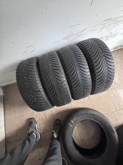 Idealne 7,5mm cena za 4szt Goodyear Vector4season-195/55/16