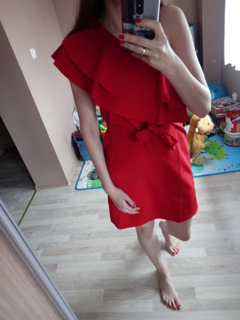 Elegancka czerwona sukienka na jedno ramię hiszpanka S/M jak Nowa
