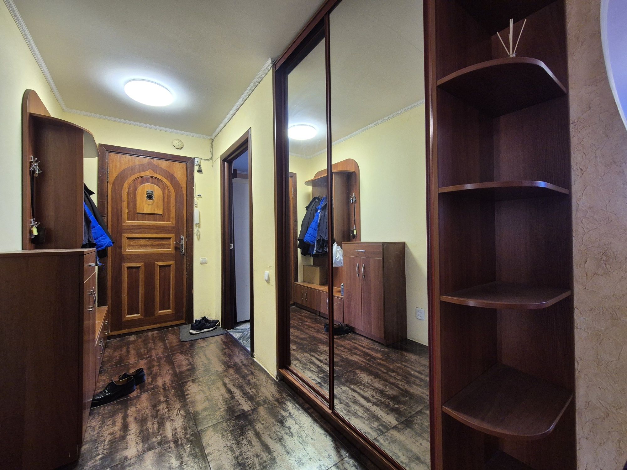 Продам 4 к квартиру по Незалежності 2 , 94 м²