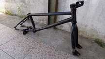 Quadro Bmx mais material