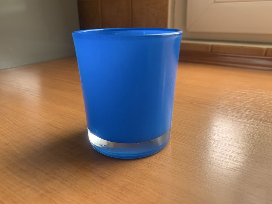 Fajna niebieska/chabrowa szklanka (średnica: 7 cm)