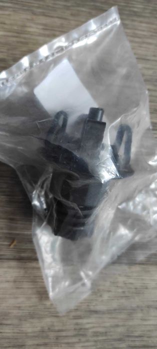 Скоба замка капота та фіксатор скоби на BMW F20 F21 F30 F31 F32 F36G20