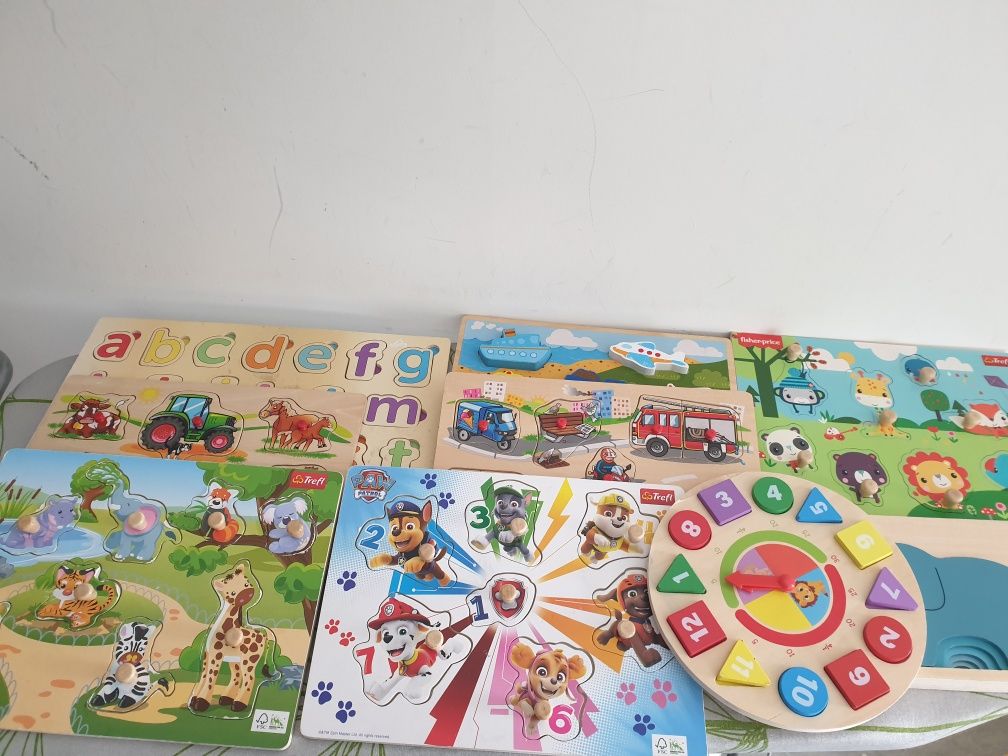 9 układanek/puzzli dla dzieci drewnanych używane.