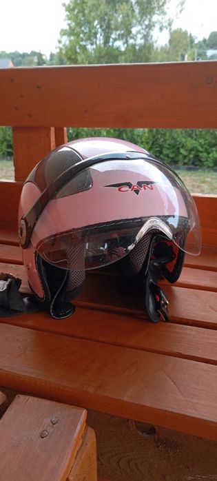 Kask motorowy firmy Can