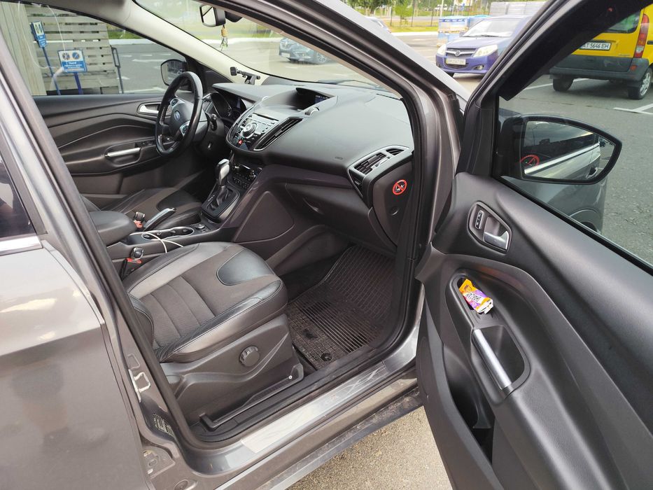 Продаж Ford Kuga 2014