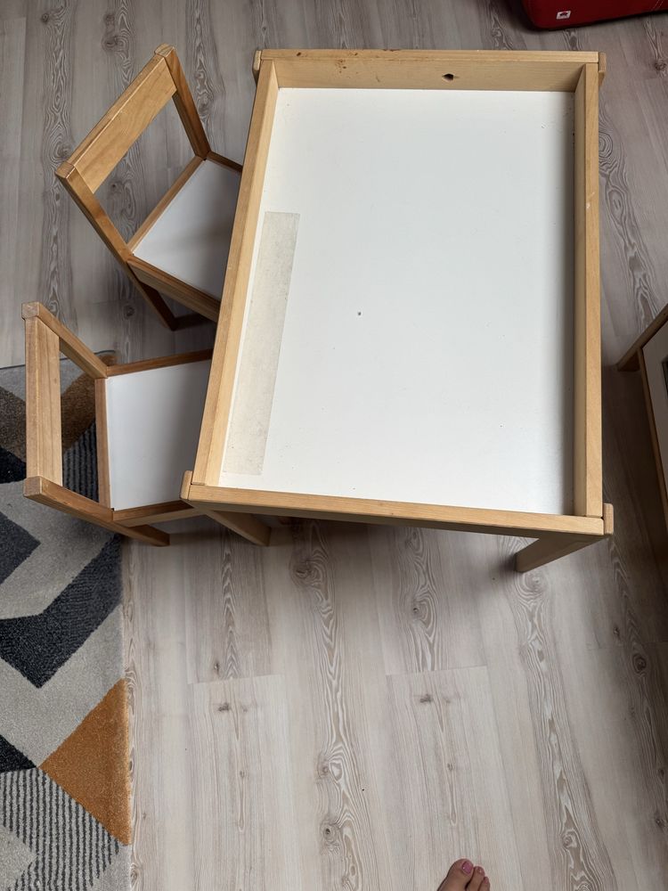 Stolik dziecięcy Ikea i 2 krzesła, biały/sosna Lätt