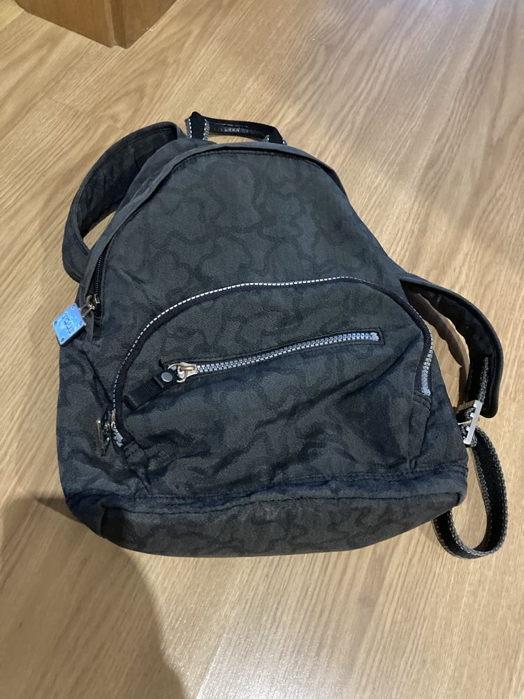 Mochila Tous em otimo estado