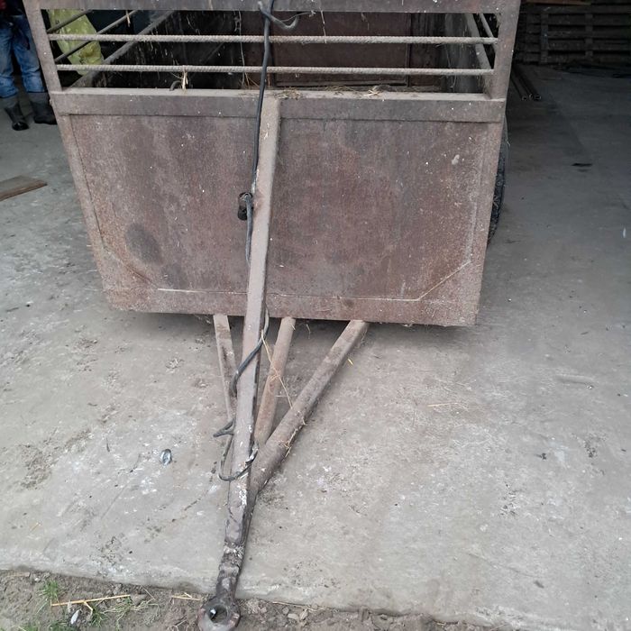 Sprzedam przyczepę klatkę jednoosiową do ciągnika