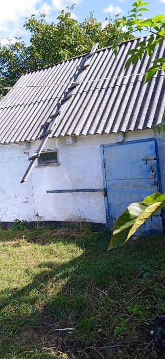 Продаж земельної ділянки, з старим будинком.