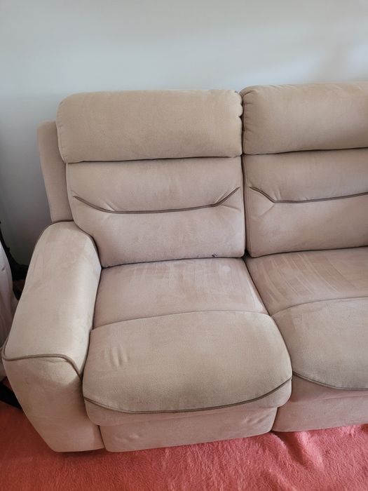 Sofá Bege 2 lugares reclinável
