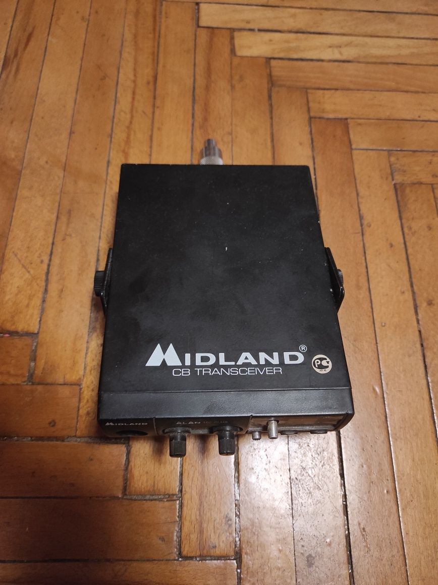 Радиостанция Midland Alan 100 Plus.
