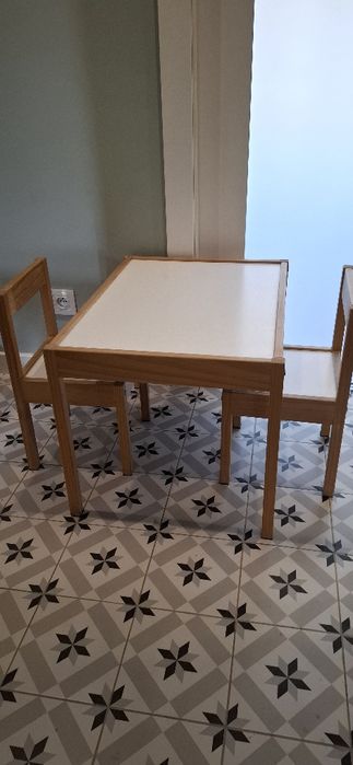 Stolik z 2 krzesełkami IKEA Latt + biurko