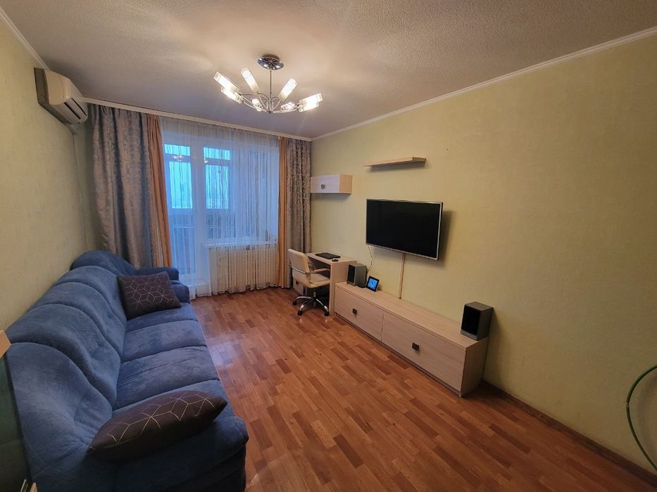 Продам 3х кімнатну квартиру. м. СПОРТИВНА, Колегіум.