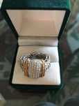 Anel ouro branco e amarelo cravejado de diamantes