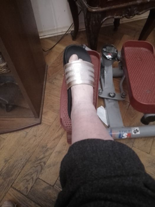 Маленький велотренажер степпер