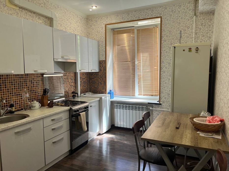 Продам Сталінку Ремонт Металургів Дніпровський район