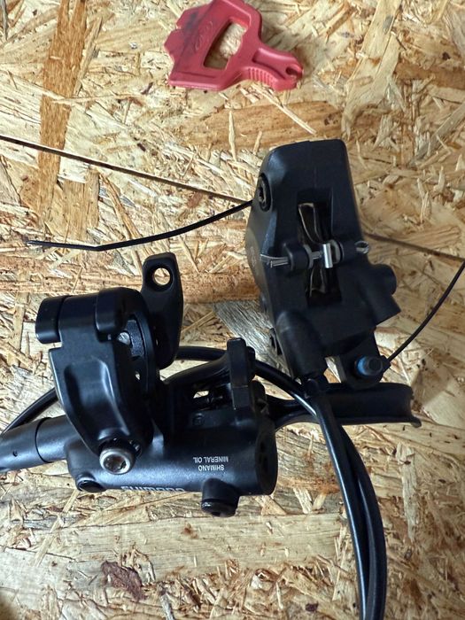 Hamulec tarczowy Shimano Deore BR-M6100 + BL-M6100 przód komplet
