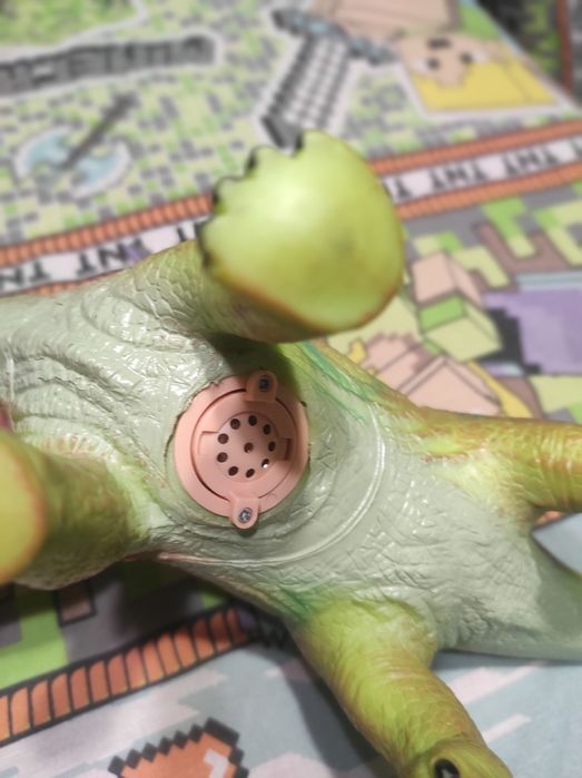 Динозавр зі звуком