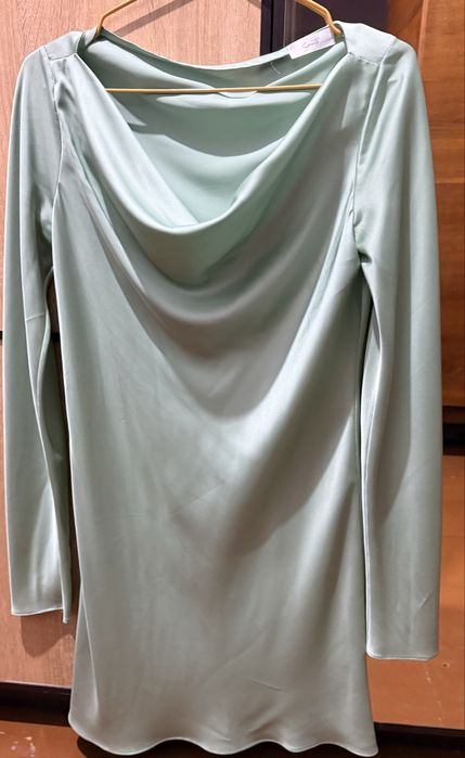 Атласное платье мини