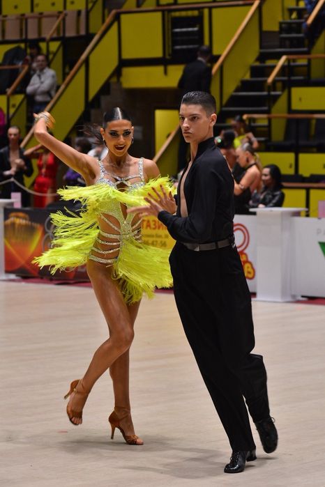 Продам сукню для латини