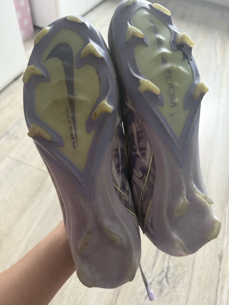 Korki piłkarskie Nike